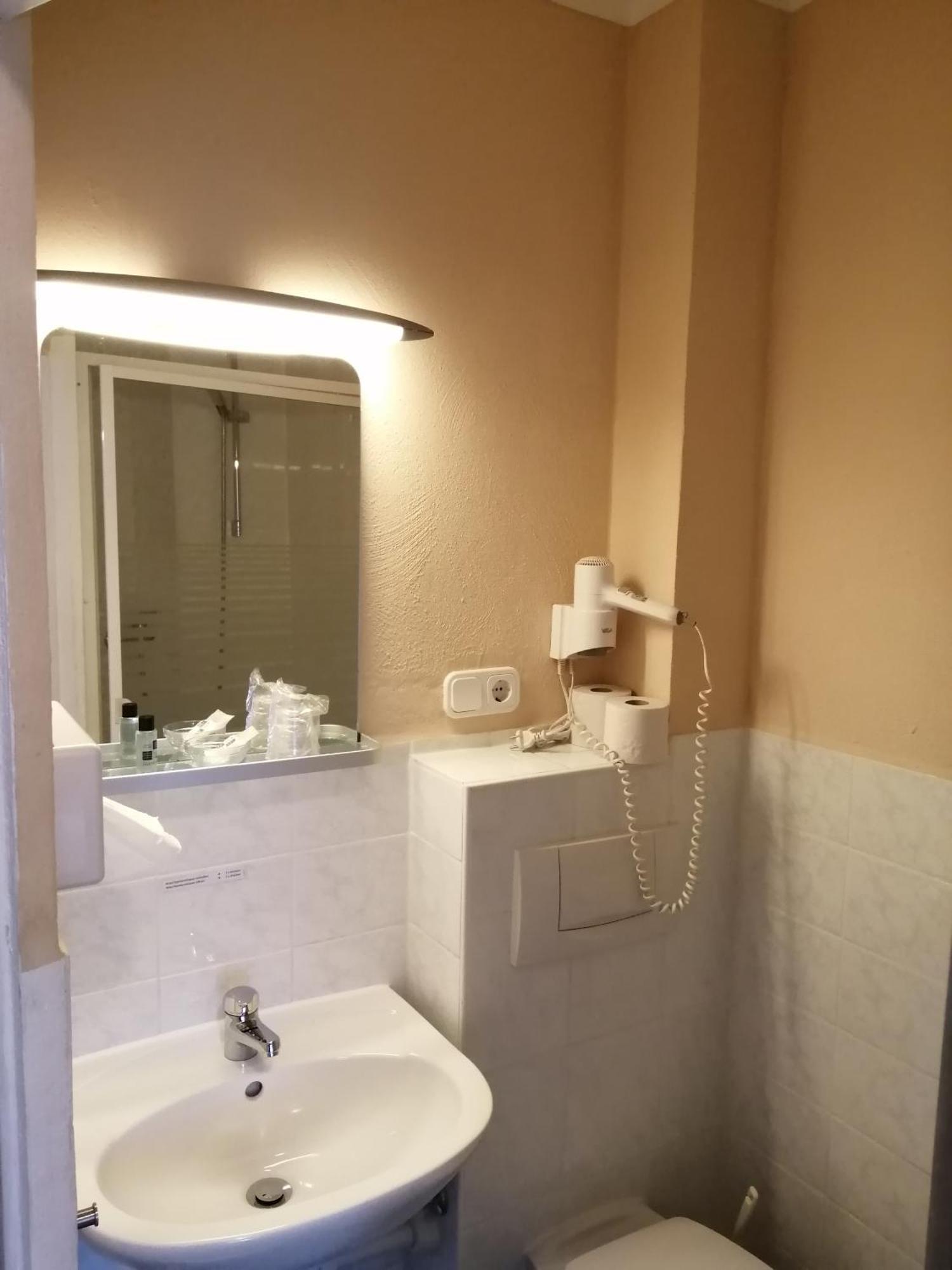 Hotel Augsburg Goldener Falke Bilik gambar